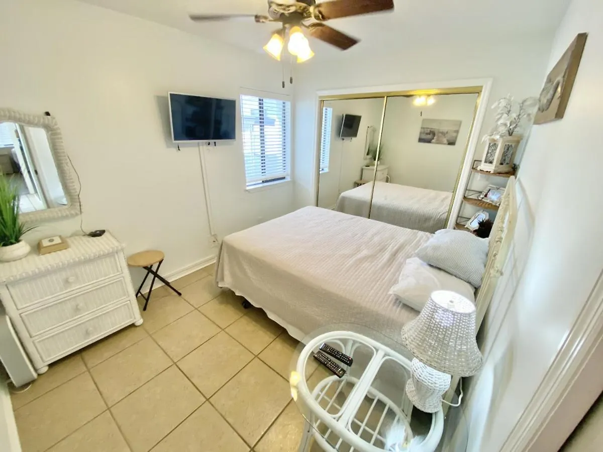 Venture Out 332 Lagoon Ln With 2 Golf Carts Panama Stadt